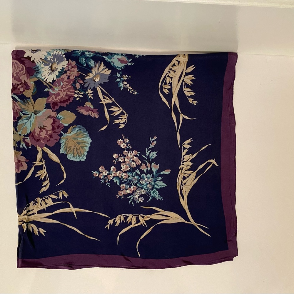 LAURA ASHLEY SCARF PURLE BLUE TAN CREAM FLORAL SILK SQUARE - Picture 4 of 9